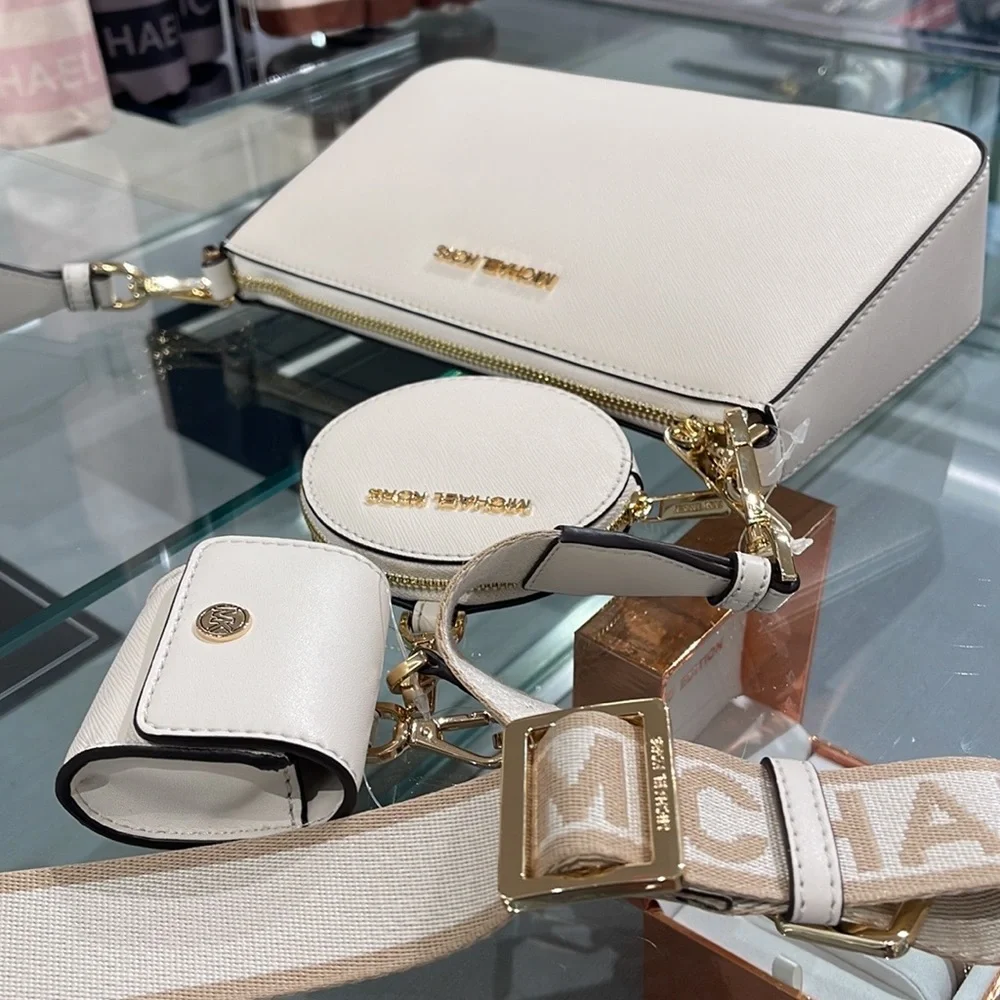 MICHAEL KORS
Jet Set Saffiano Leather Crossbody Bag with Case Apple Airpods Pro® - Picture 16 of 16